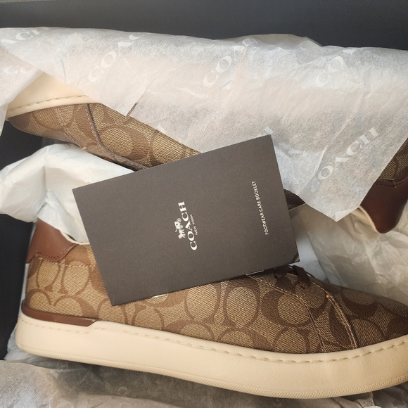 Men Coach Khaki/Saddle Shoes. - Picture 1 of 8